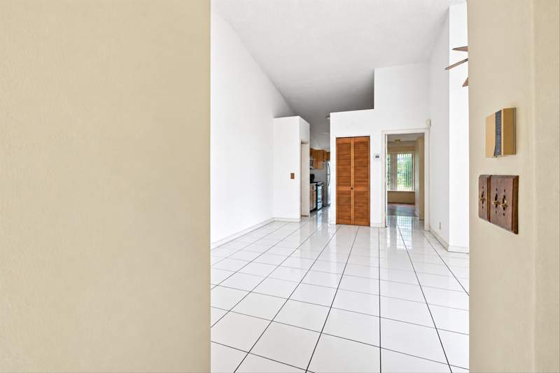 2 bedroom Townhouse at 7420 NW 34th Street, Inverrary 32 Sec Three, Lauderhill — photo 5