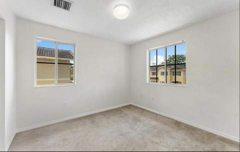 6051 SW 19th Court, North Lauderdale FL - photo 10 of 16