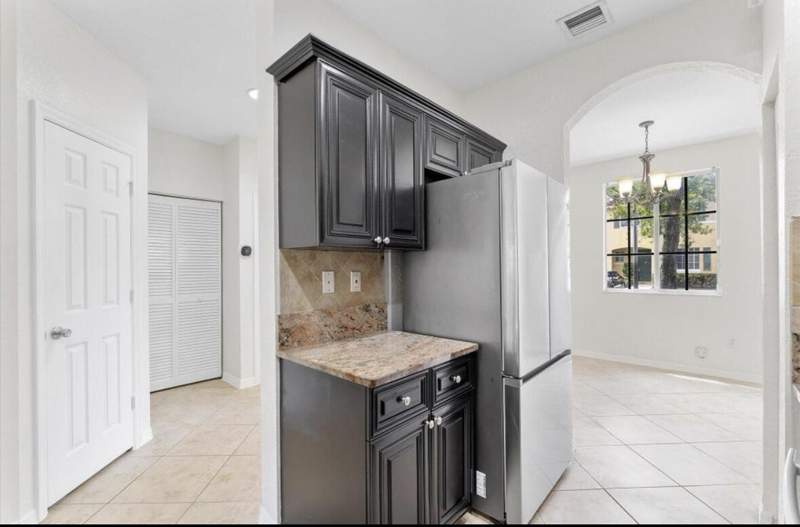 3 bedroom Townhouse at 6051 SW 19th Court, San Remo, North Lauderdale — photo 3