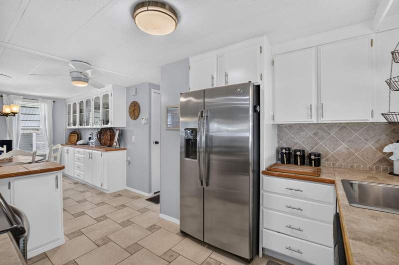 2 bedroom Mobile Home at 14011 Kingston Bay, Jamaica Bay Mobile Home Co Op, Boynton Beach — photo 4