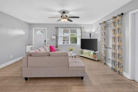400 SW 8th Place, Boynton Beach FL - photo 9 of 83