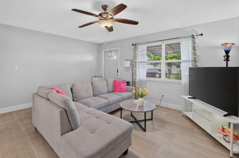 400 SW 8th Place, Boynton Beach FL - photo 10 of 83