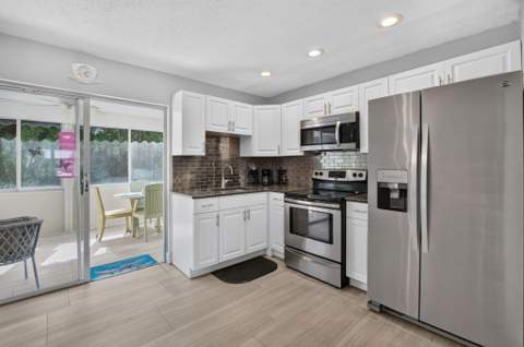 400 SW 8th Place, Boynton Beach FL - photo 12 of 83