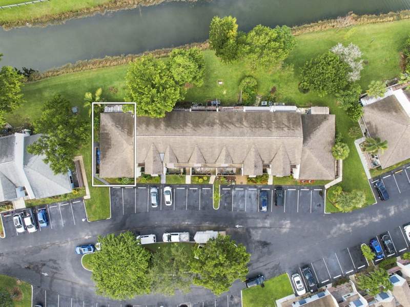 2 bedroom Villa at 251 W Hemingway Circle #251, Woodlake Shores, Margate — photo 2