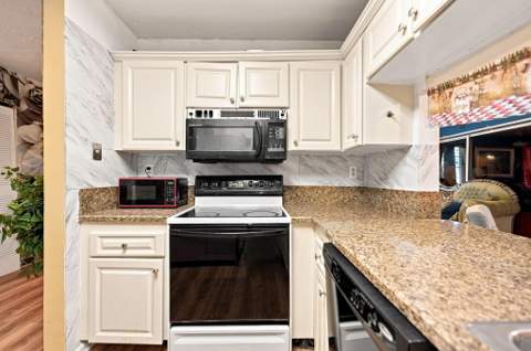 251 W Hemingway Circle #251, Margate FL - photo 11 of 38