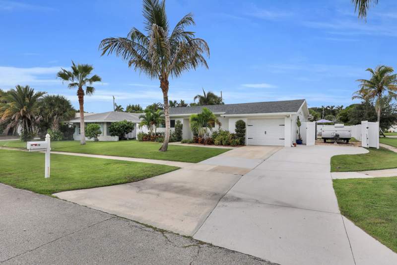 4 bedroom Single Family Residence at 72 Willow Road, Ridgewood Homes Sec 2, Tequesta — photo 3