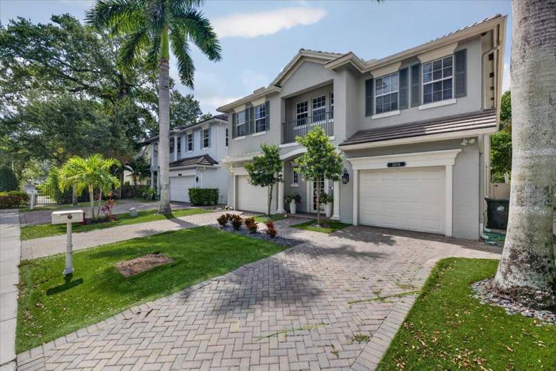 4 bedroom Single Family Residence at 1608 SW 23rd Street, Georgian Oaks, Fort Lauderdale — photo 3