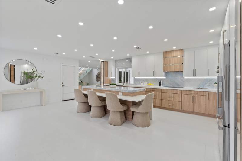 4 bedroom Single Family Residence at 440 NW 11th Avenue, Lake Floresta Park, Boca Raton — photo 3