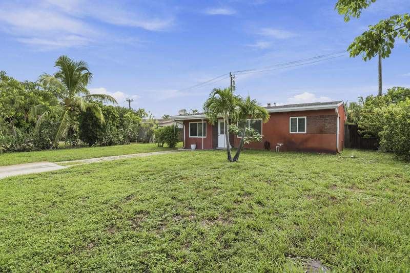 3 bedroom Single Family Residence at 3180 NE 13th Avenue, Collier Manor 3rd Add, Pompano Beach — photo 2
