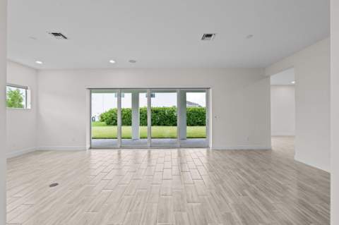 5627 Opal Drive, Westlake FL - photo 7 of 54