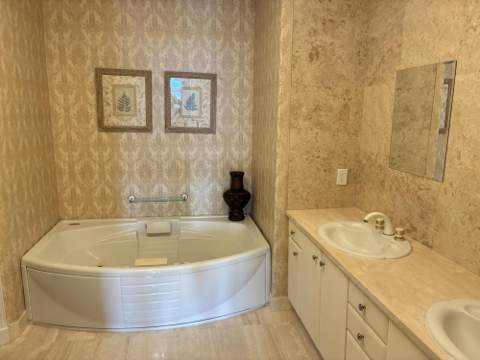 1230 Hillsboro Mile #308, Hillsboro Beach FL - photo 10 of 22