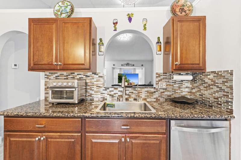 3 bedroom Single Family Residence at 282 SE Walsh Terrace, Port St Lucie Section 13, Port St. Lucie — photo 3