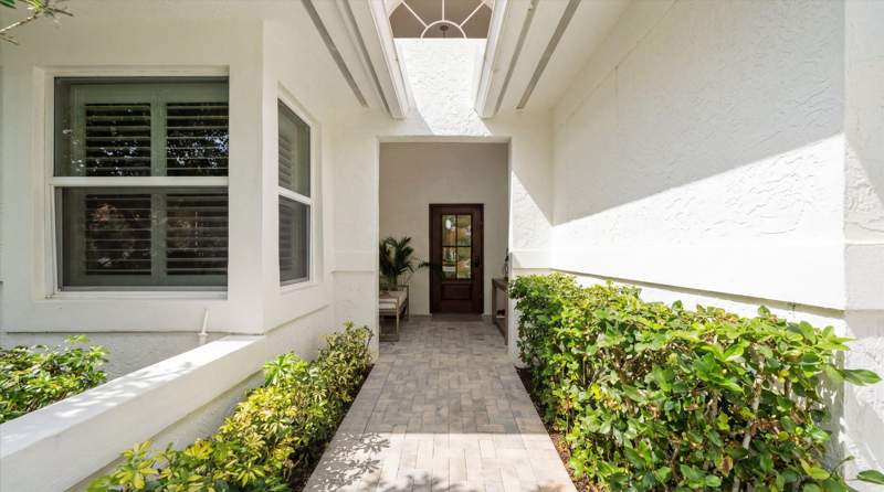 3 bedroom Single Family Residence at 106 Toteka Circle, Loxahatchee Club At Maplewood 6 Ph 2, Jupiter — photo 3