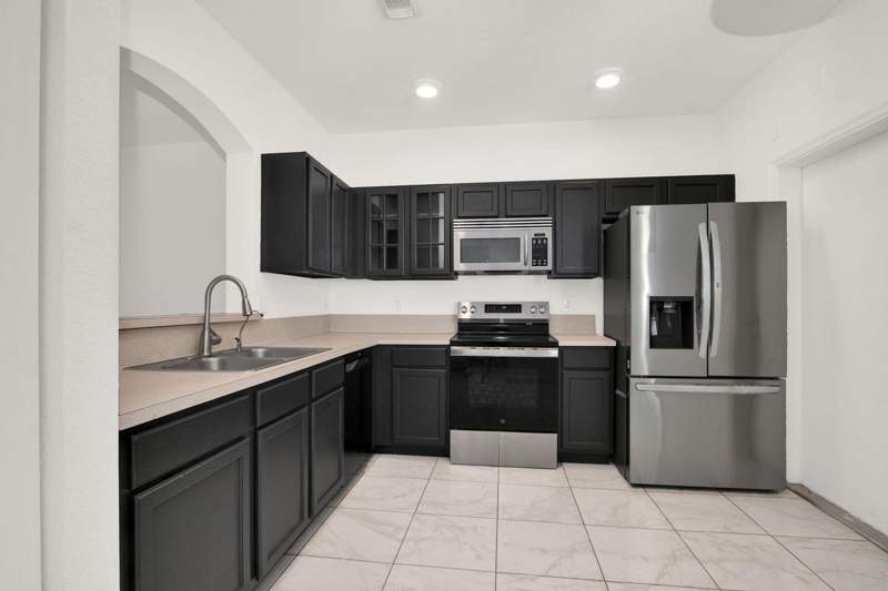 3 bedroom Townhouse at 2145 Oakmont Drive, Thousand Oaks, Riviera Beach — photo 4