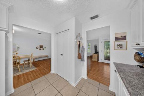 6007 Raintree Trail, Fort Pierce FL - photo 8 of 35