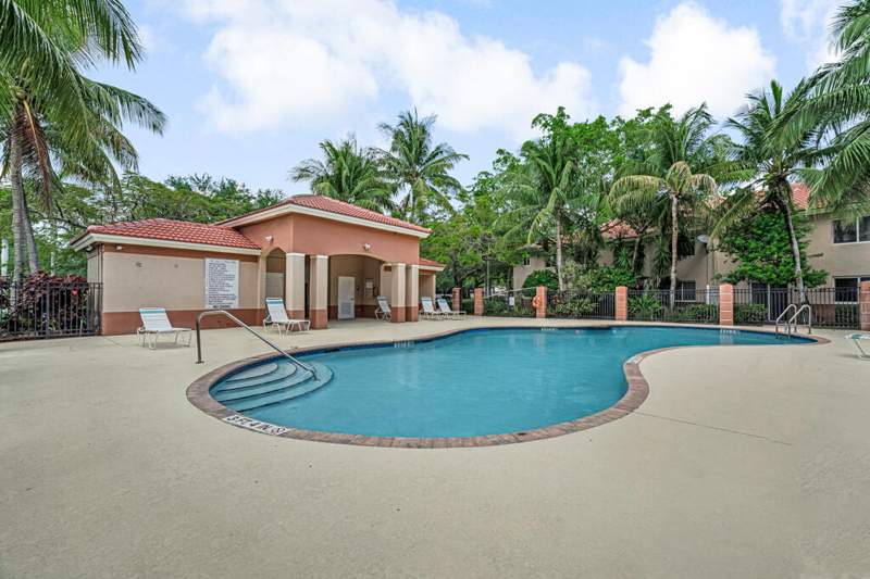 2 bedroom Condominium at 3810 N Jog Road #204, Cove At Briar Bay Condo, West Palm Beach — photo 5