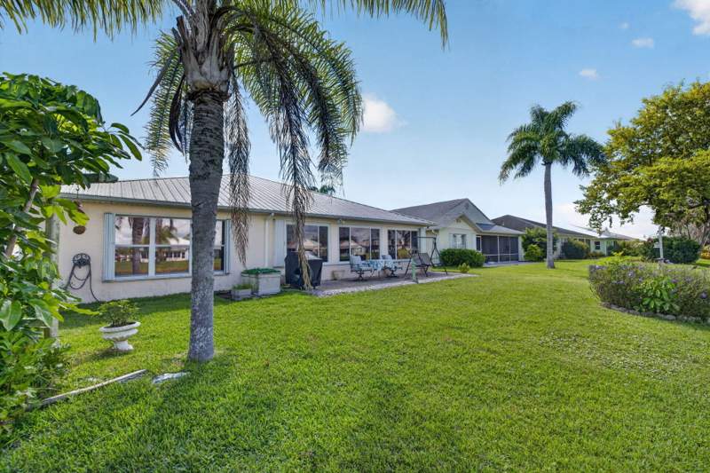 3 bedroom Single Family Residence at 6701 Alemendra Street, Spanish Lakes Fairways NE Phase, Fort Pierce — photo 4