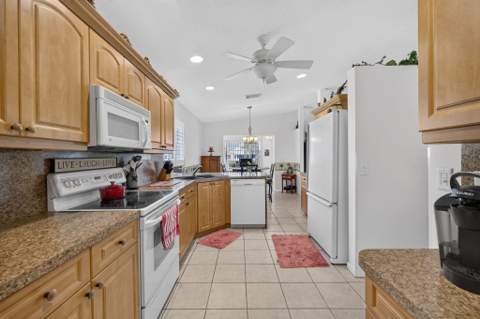 6701 Alemendra Street, Fort Pierce FL - photo 8 of 36
