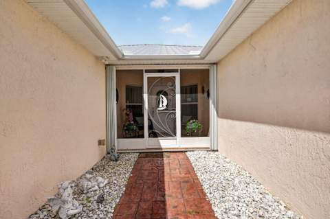 6701 Alemendra Street, Fort Pierce FL - photo 6 of 36