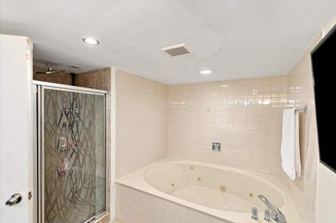 300 Three Islands Boulevard #312, Hallandale Beach FL - photo 21 of 57
