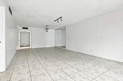 3280 Spanish Moss Terrace #403, Lauderhill FL - photo 9 of 28