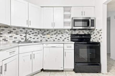 3280 Spanish Moss Terrace #403, Lauderhill FL - photo 10 of 28