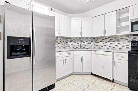 3280 Spanish Moss Terrace #403, Lauderhill FL - photo 12 of 28
