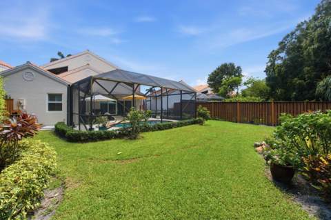 2576 La Cristal Circle, Palm Beach Gardens FL - photo 22 of 35