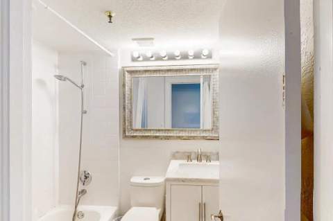 235 Sunrise Avenue #3215, Palm Beach FL - photo 6 of 8