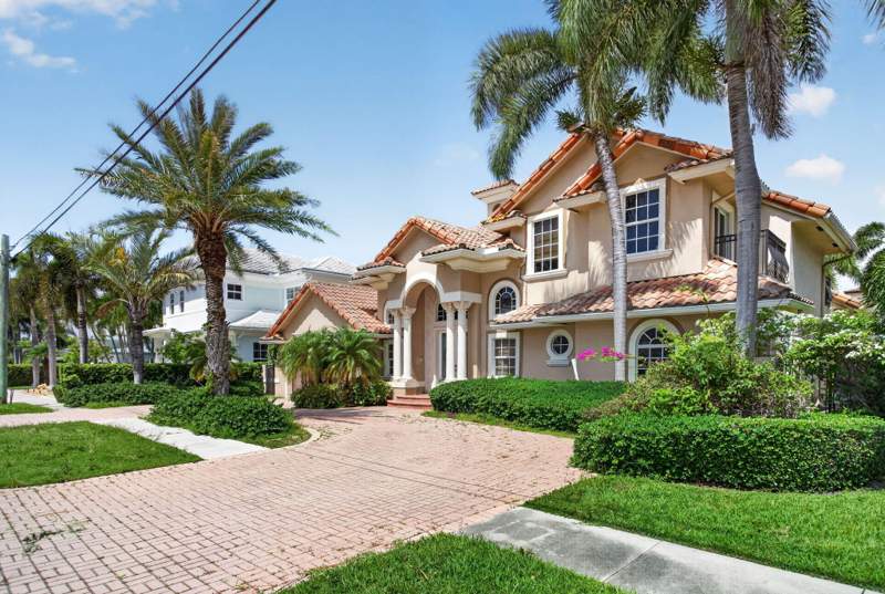 4 bedroom Single Family Residence at 4901 NE 29th Avenue, Coral Key Villas 3rd Sec, Lighthouse Point — photo 2