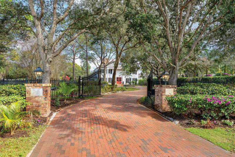 4 bedroom Single Family Residence at 19153 SE Jupiter River Drive, Jupiter River Estates, Jupiter — photo 2