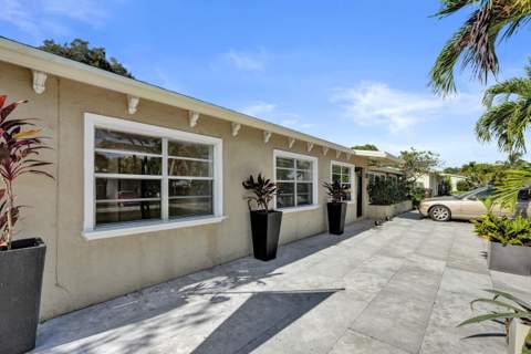3127 Carol Avenue, Palm Springs FL - photo 15 of 48