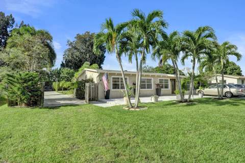 3127 Carol Avenue, Palm Springs FL - photo 18 of 48