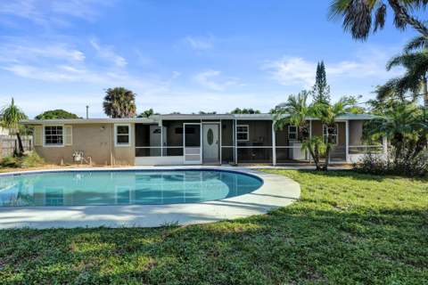 3127 Carol Avenue, Palm Springs FL - photo 9 of 48