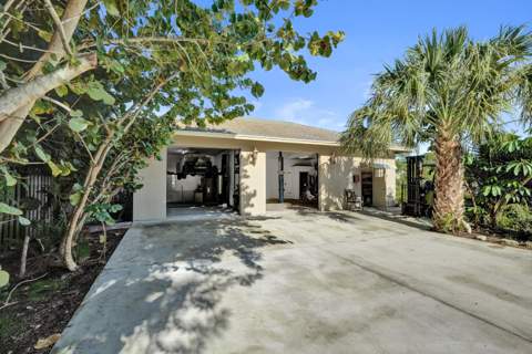 3127 Carol Avenue, Palm Springs FL - photo 22 of 48
