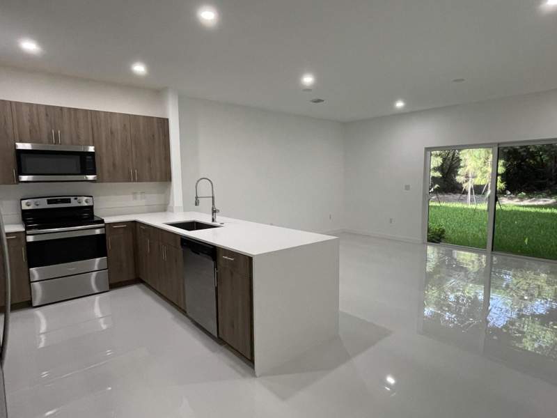3 bedroom Townhouse at 1350 Crystal Way #107, Bahia Delray Townhomes Condo, Delray Beach — photo 5