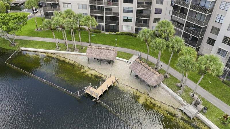2 bedroom Condominium at 1100 Colony Point Circle #121, Colony Point 3 Condo, Pembroke Pines — photo 3