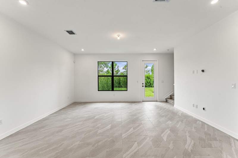 3 bedroom Townhouse at 7116 Brenner Avenue, Forest Oaks Residential Pud, Lake Worth — photo 4
