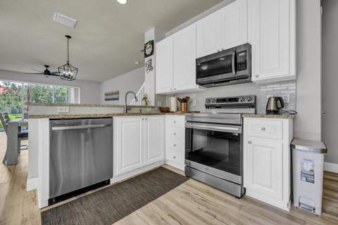 1106 Pinewood Lake Court, Greenacres FL - photo 12 of 44