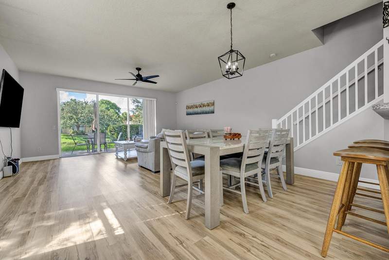 3 bedroom Townhouse at 1106 Pinewood Lake Court, Pinewood Lake, Greenacres — photo 2