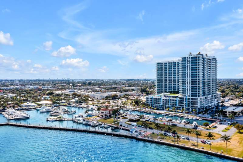 3 bedroom Condominium at 220 Lake Shore Drive #502, Nautilus 220 Condominium, Lake Park — photo 2
