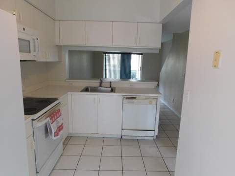50 Simonton Circle, Weston FL - photo 7 of 37