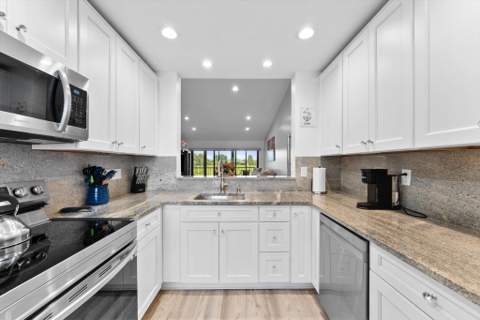 5152 Golfview Court #1825, Delray Beach FL - photo 7 of 31