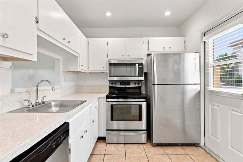 2 bedroom Condominium at 5121 W Oakland Park #109, Kahlua Gardens Condo, Lauderdale Lakes — photo 5