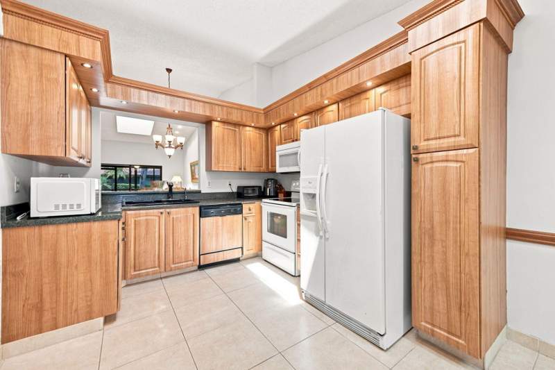 2 bedroom Villa at 6356 Kings Gate Circle, Huntington Pointe, Delray Beach — photo 4