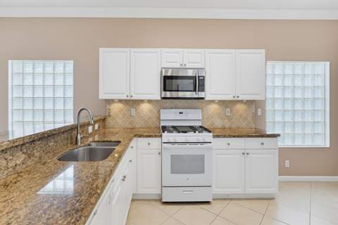 5691 Saddle Trail Lane, Lake Worth FL - photo 13 of 49