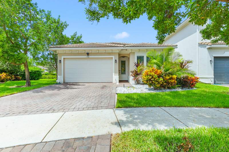 3 bedroom Single Family Residence at 3764 NW 89th Way, Coral Lago, Coral Springs — photo 2