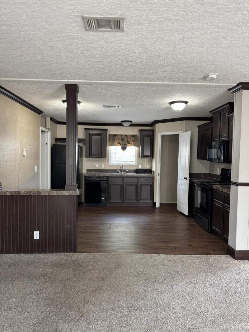 3 bedroom Mobile Home at 2555 Pga Boulevard #441, The Meadows Florida, Palm Beach Gardens — photo 4