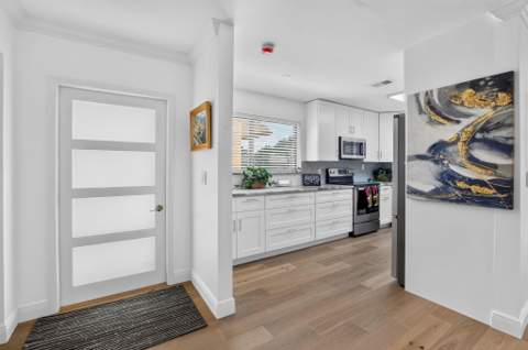 818 NW 26th Avenue, Delray Beach FL - photo 6 of 54