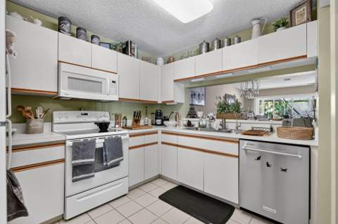 1401 Ocean Dunes Circle, Jupiter FL - photo 7 of 77